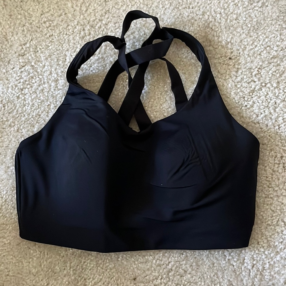 Lululemon sports bra! Super supportive and comfortable!